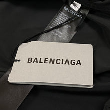 YE24 2022 Gaffer Tape Logo Windbreaker