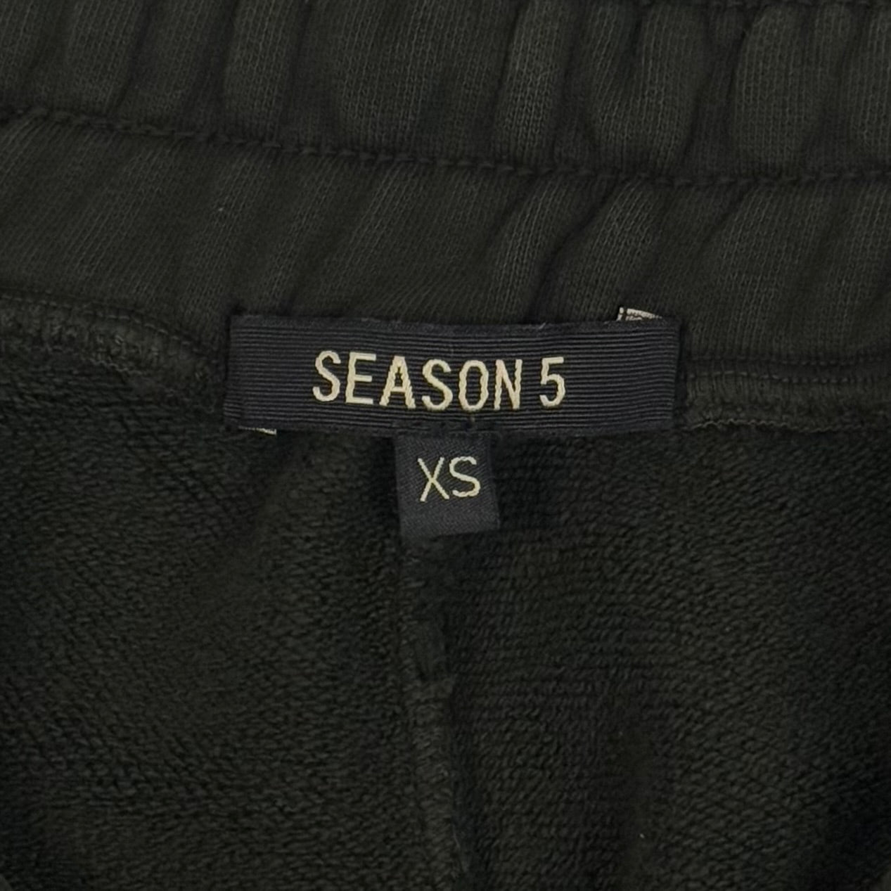 YZY SZN 5 Sweatshorts In Onyx Dust