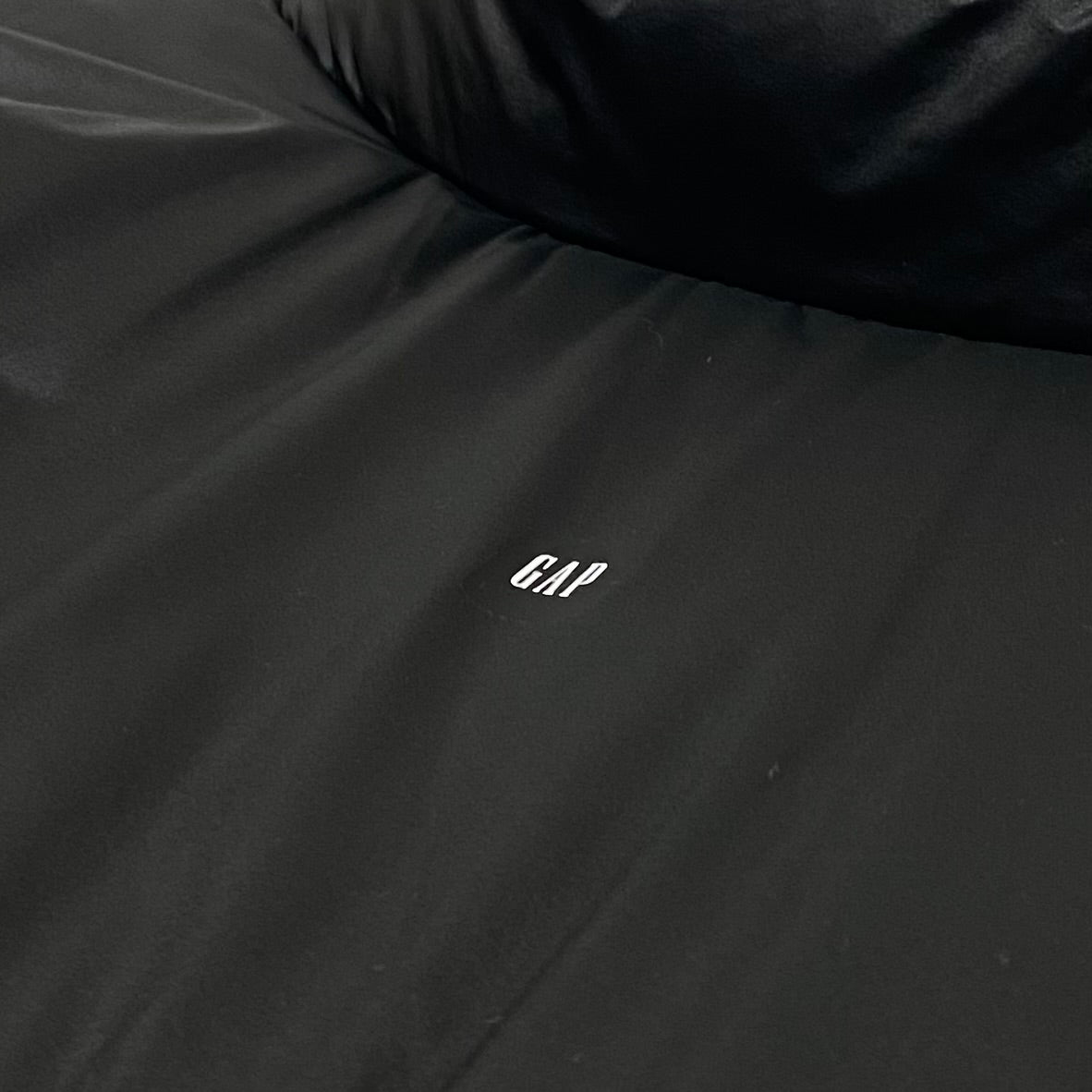 YGEBB 2022 Mock Neck Puffer Jacket In Black