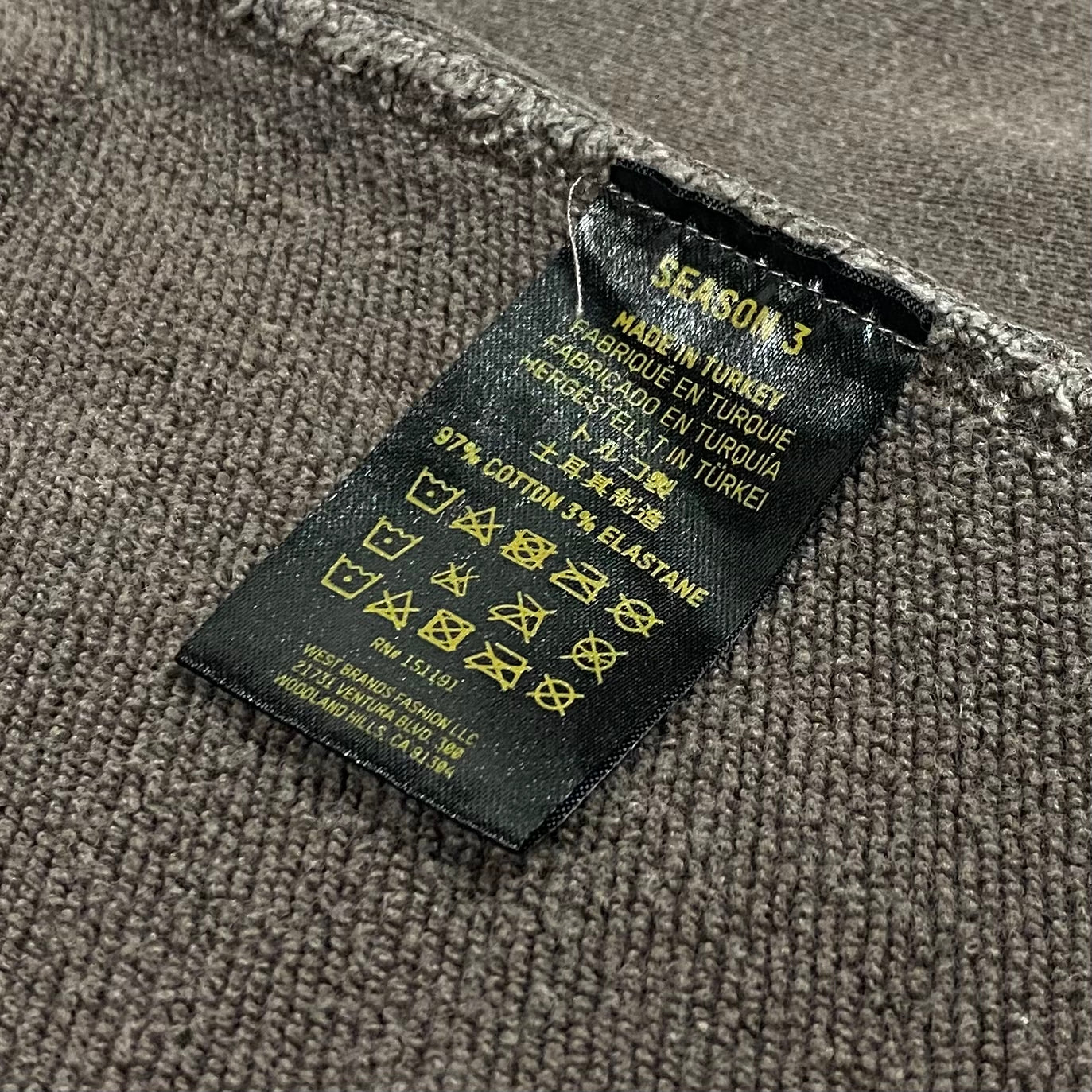 YZY SZN 3 True Onyx Crewneck