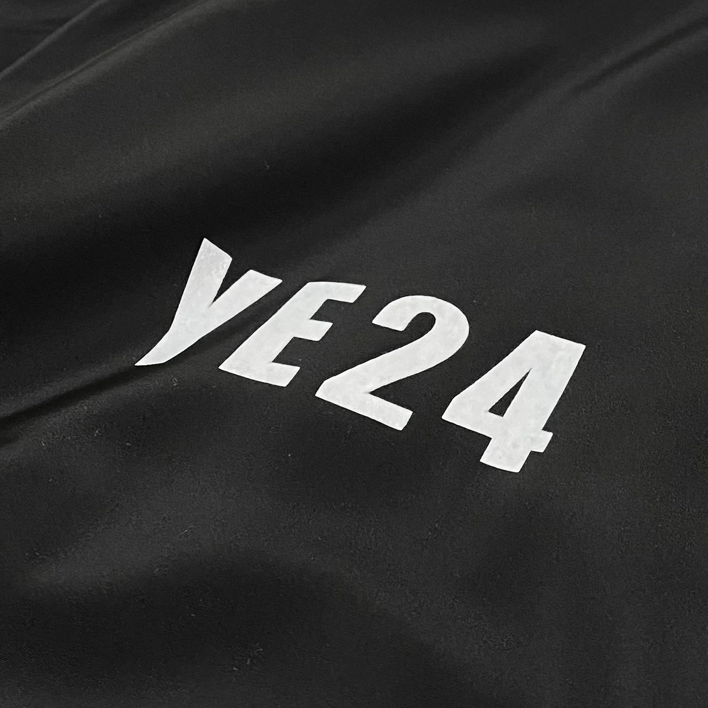 YE24 2022 Gaffer Tape Logo Windbreaker