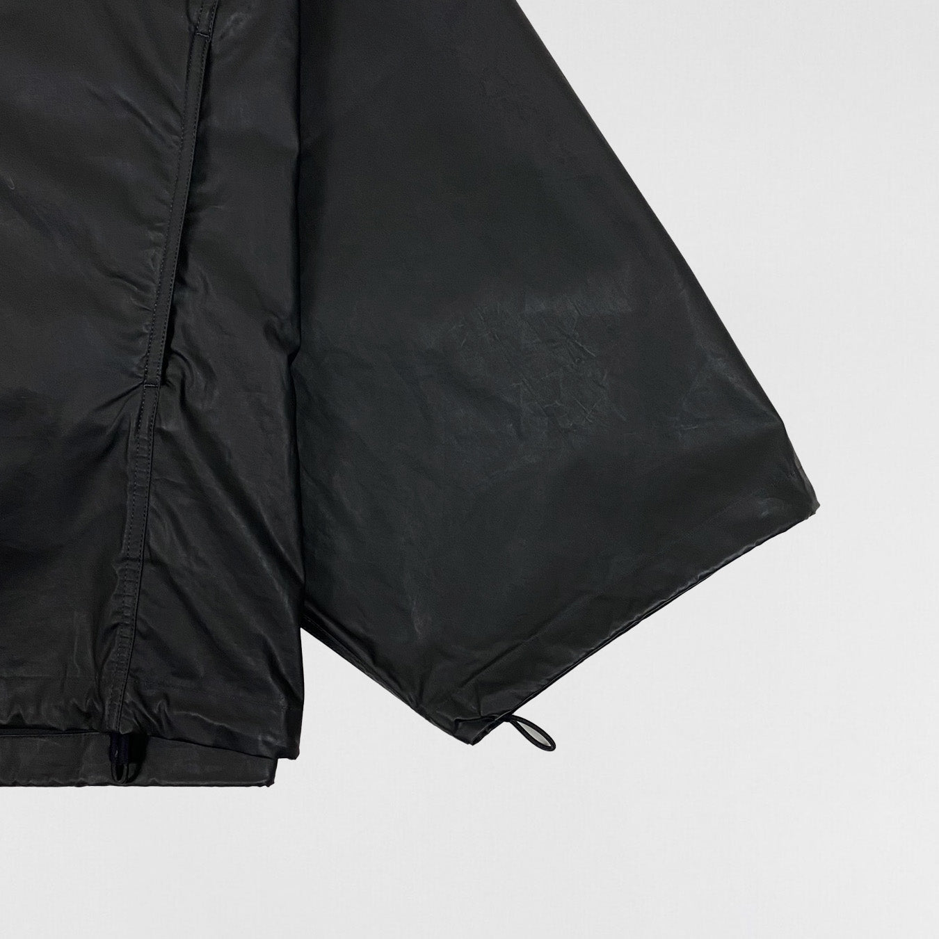 YGEBB 2022 Coated Cotton Hooded Anorak In Black