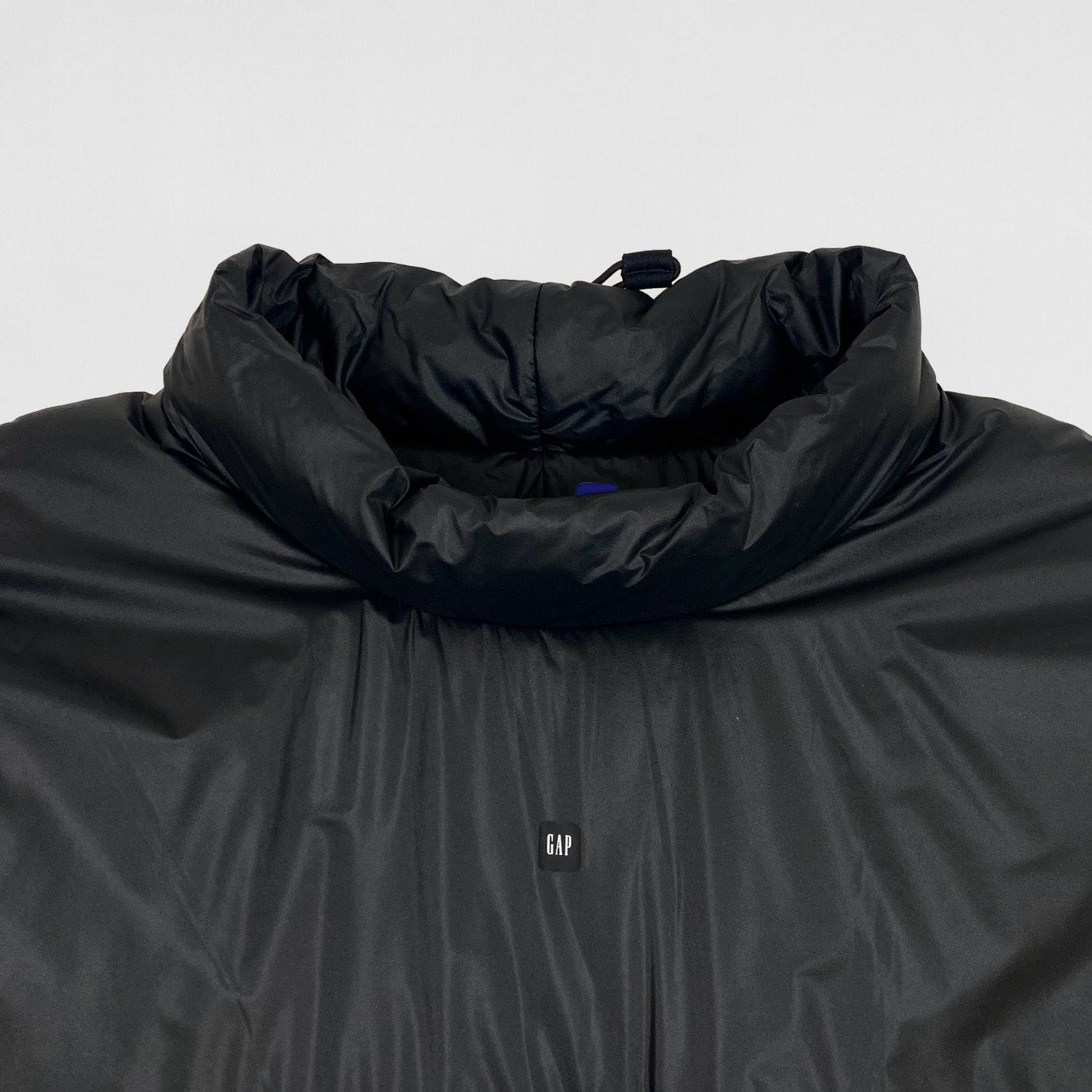 YGEBB 2022 Mock Neck Puffer Jacket In Black