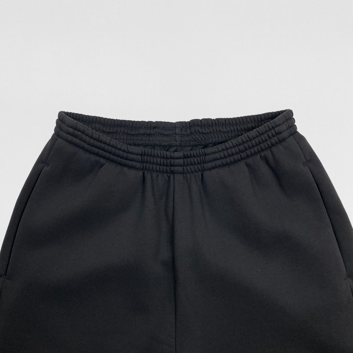 YGEBB 2022 Heavyweight Joggers In Black