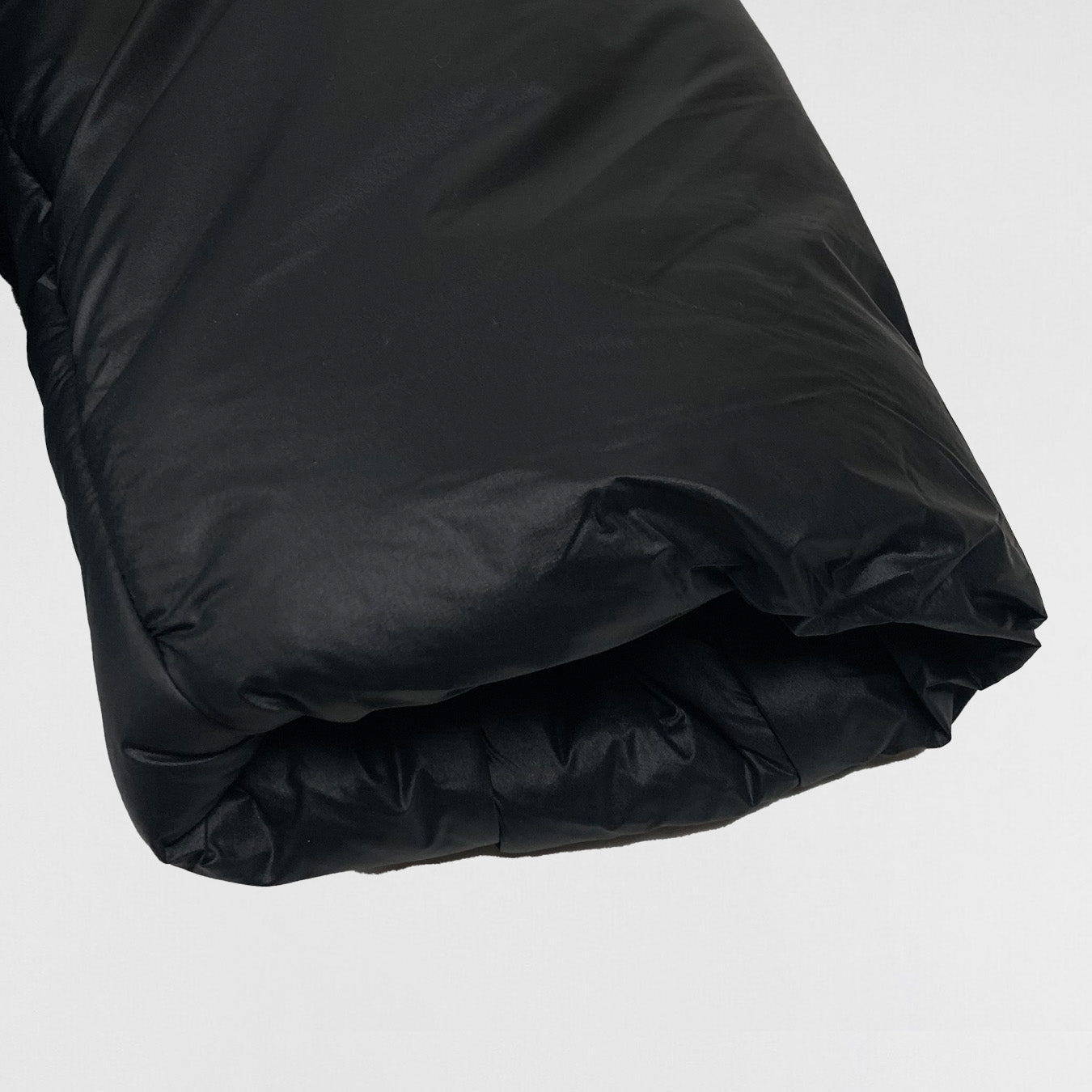 YGEBB 2022 Round Jacket V2 In Black