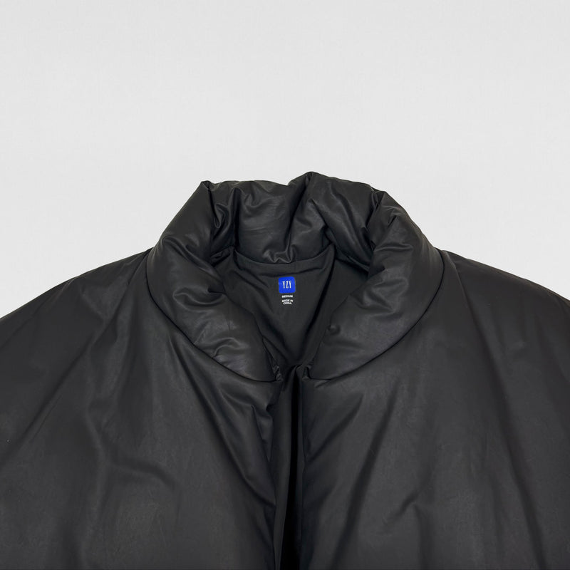 YGEBB 2022 Round Jacket V1 In Coated Cotton Black